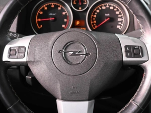 Седан Opel Astra 2012 года, 670000 рублей, Аксай