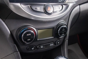 Седан Hyundai Solaris 2014 года, 1189000 рублей, Барнаул