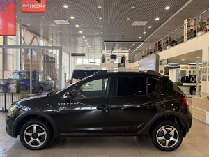 Хэтчбек Renault Sandero 2014 года, 940000 рублей, Орёл