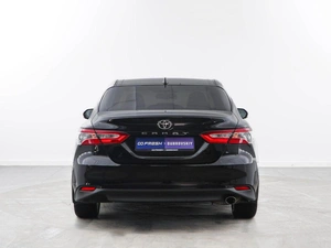 Седан Toyota Camry 2020 года, 2449999 рублей, Москва
