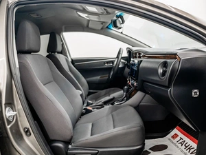 Седан Toyota Corolla 2016 года, 1600000 рублей, Красноярск