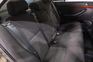 Седан Toyota Avensis 2005 года, 729000 рублей, Новокузнецк