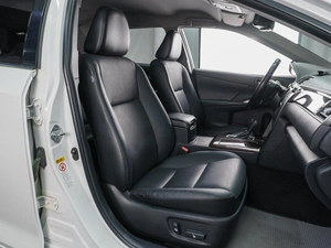 Седан Toyota Camry 2017 года, 2429000 рублей, Сургут