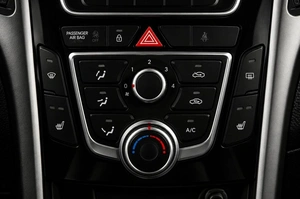 Хетчбэк Hyundai i30 2012 года, 829000 рублей, Челябинск