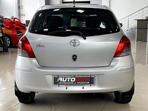 Хетчбэк Toyota Vitz 2009 года, 587000 рублей, Солонцы