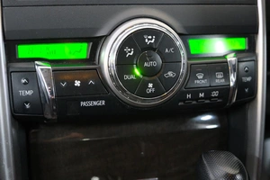 Седан Toyota Mark X 2015 года, 2099000 рублей, Омск