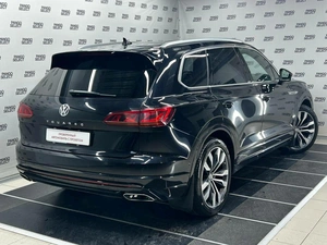 Внедорожник Volkswagen Touareg 2019 года, 4992000 рублей, Красноярск