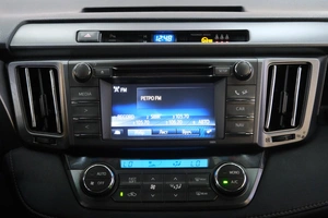 Внедорожник Toyota RAV4 2014 года, 1889000 рублей, Омск