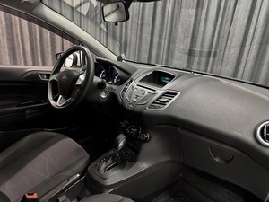 Хетчбэк Ford Fiesta 2018 года, 890000 рублей, Красноярск
