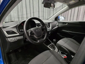 Седан Hyundai Solaris 2018 года, 655000 рублей, Красноярск