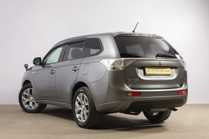 Внедорожник Mitsubishi Outlander 2015 года, 1929000 рублей, Новосибирск