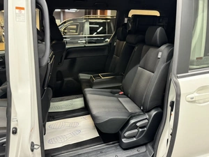 Минивэн Toyota Noah 2020 года, 2297000 рублей, Красноярск
