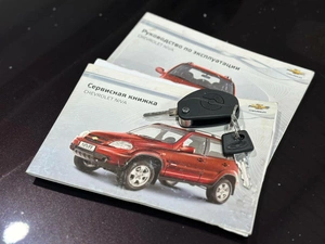 Внедорожник Chevrolet Niva 2012 года, 655000 рублей, Красноярск