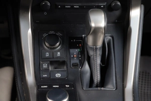 Внедорожник Lexus NX 2016 года, 2799000 рублей, Новосибирск