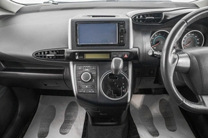 Минивэн Toyota Wish 2010 года, 1299000 рублей, Барнаул