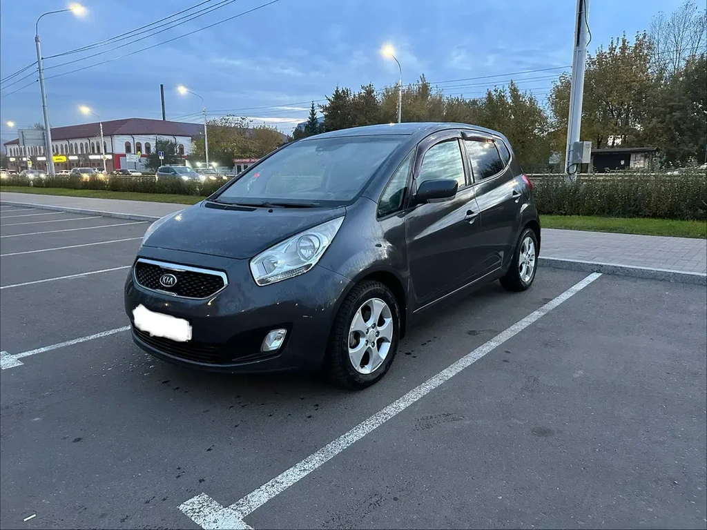 Минивэн Kia Venga 2012 года, 850000 рублей, Красноярск