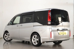 Минивэн Honda Stepwgn 2016 года, 1729000 рублей, Челябинск