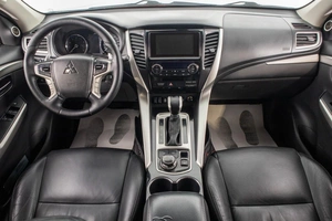 Внедорожник Mitsubishi Pajero Sport 2016 года, 2649000 рублей, Барнаул