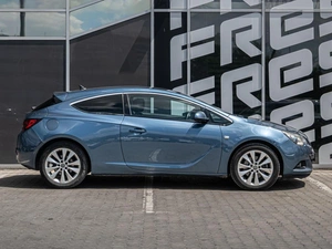 Хетчбэк Opel Astra GTC 2013 года, 850000 рублей, Краснодар