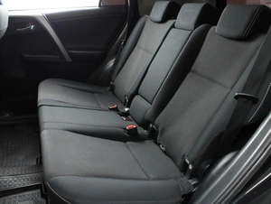 Внедорожник Toyota RAV4 2016 года, 2190000 рублей, Омск