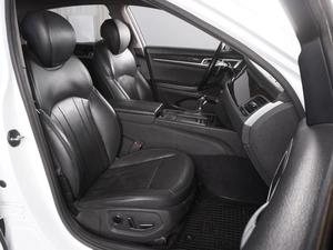 Седан Hyundai Genesis 2015 года, 2035000 рублей, Красный Пахарь