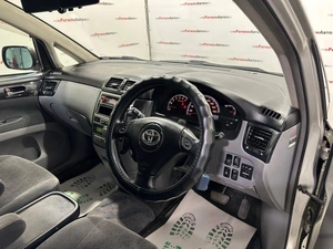 Минивэн Toyota Ipsum 2001 года, 749000 рублей, Красноярск
