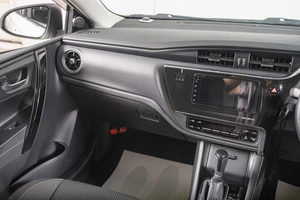 Хетчбэк Toyota Auris 2016 года, 1649000 рублей, Томск