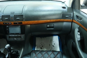 Седан Toyota Avensis 2007 года, 849000 рублей, Омск
