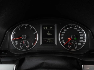 Седан Volkswagen Jetta 2010 года, 629000 рублей, Воронеж