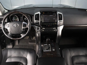 Внедорожник Toyota Land Cruiser 2013 года, 3900000 рублей, Омск