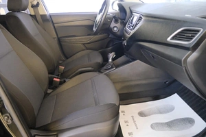Седан Hyundai Solaris 2017 года, 1079000 рублей, Омск