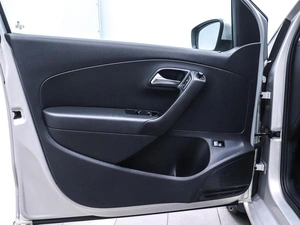 Седан Volkswagen Polo 2014 года, 879000 рублей, Красноярск