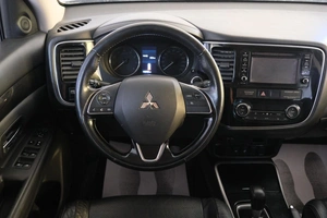 Внедорожник Mitsubishi Outlander 2017 года, 1999000 рублей, Омск