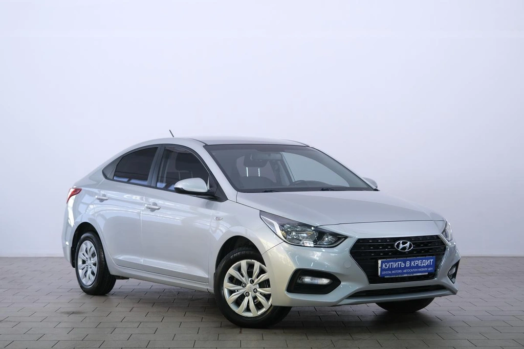 Седан Hyundai Solaris 2017 года, 1299000 рублей, Омск