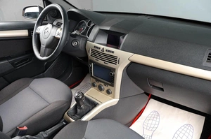 Седан Opel Astra 2008 года, 559000 рублей, Тюмень
