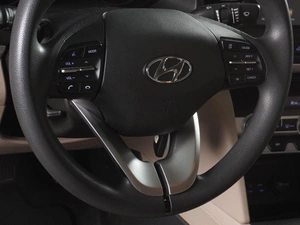 Седан Hyundai Elantra 2019 года, 1683000 рублей, Минеральные Воды