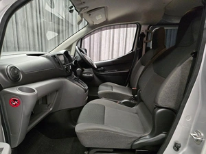 Минивэн Nissan NV200 2018 года, 1660000 рублей, Красноярск