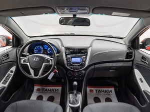 Седан Hyundai Solaris 2012 года, 750000 рублей, Красноярск