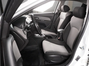 Седан Chevrolet Cruze 2013 года, 819000 рублей, Красный Пахарь