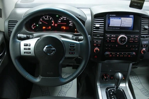 Пикап Nissan Navara 2013 года, 2098000 рублей, Солонцы