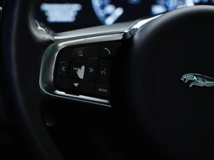 Внедорожник Jaguar F-Pace 2016 года, 3359077 рублей, Москва