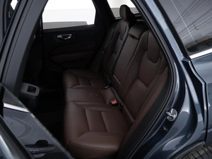 Внедорожник Volvo XC60 2024 года, 5498999 рублей, Москва