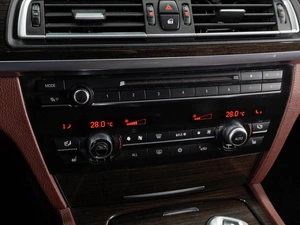 Седан BMW 7 серия 2011 года, 1448070 рублей, Тюмень