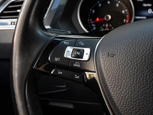 Внедорожник Volkswagen Tiguan 2017 года, 2330000 рублей, Краснодар
