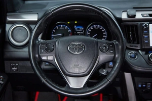 Внедорожник Toyota RAV4 2019 года, 2700000 рублей, Красноярск