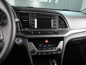 Седан Hyundai Elantra 2018 года, 1649000 рублей, Аксай