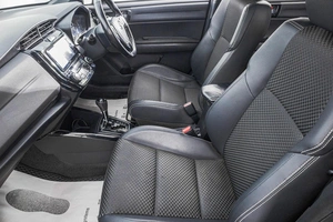 Универсал Toyota Corolla Fielder 2015 года, 1579000 рублей, Барнаул