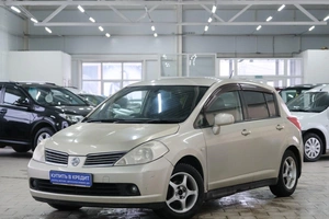 Седан Nissan Tiida 2005 года, 369000 рублей, Омск