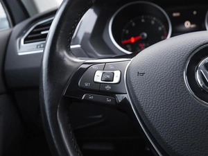 Внедорожник Volkswagen Tiguan 2019 года, 2350000 рублей, Волгоград