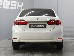 Седан Toyota Corolla 2013 года, 1050000 рублей, Омск
